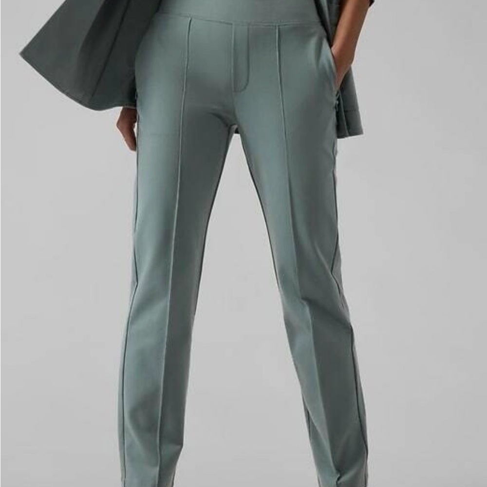 Athleta Eastbound Straight Leg Pants size 8 in sage